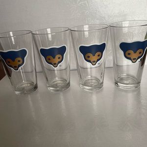 Brand new pint glasses vintage Chicago cubs logo